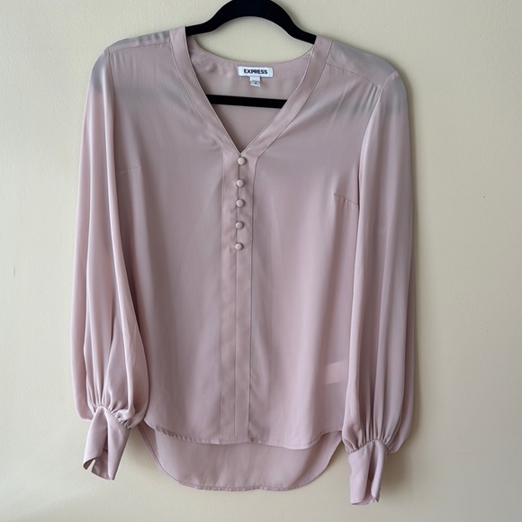 Express Tops - Express Women's dusty pink 4 button top